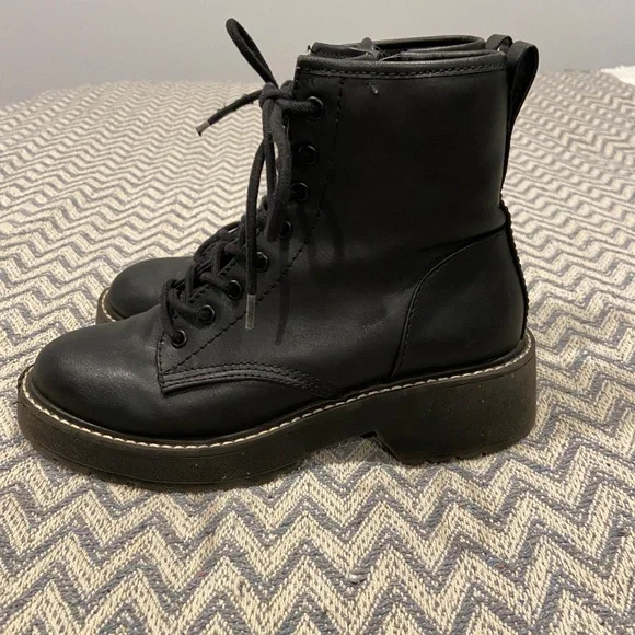 Madden Girl Carra Black Platform Combat Boots Sz 6.5 - Picture 6 of 7